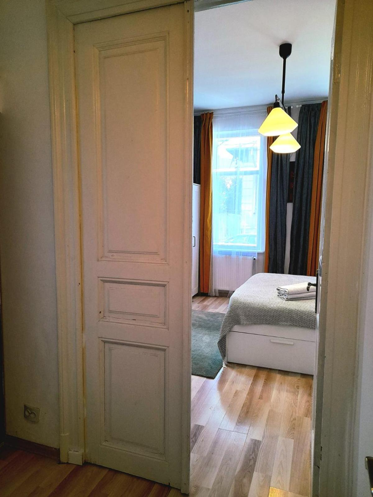 Appartement Casa Liveni à Bucarest Extérieur photo