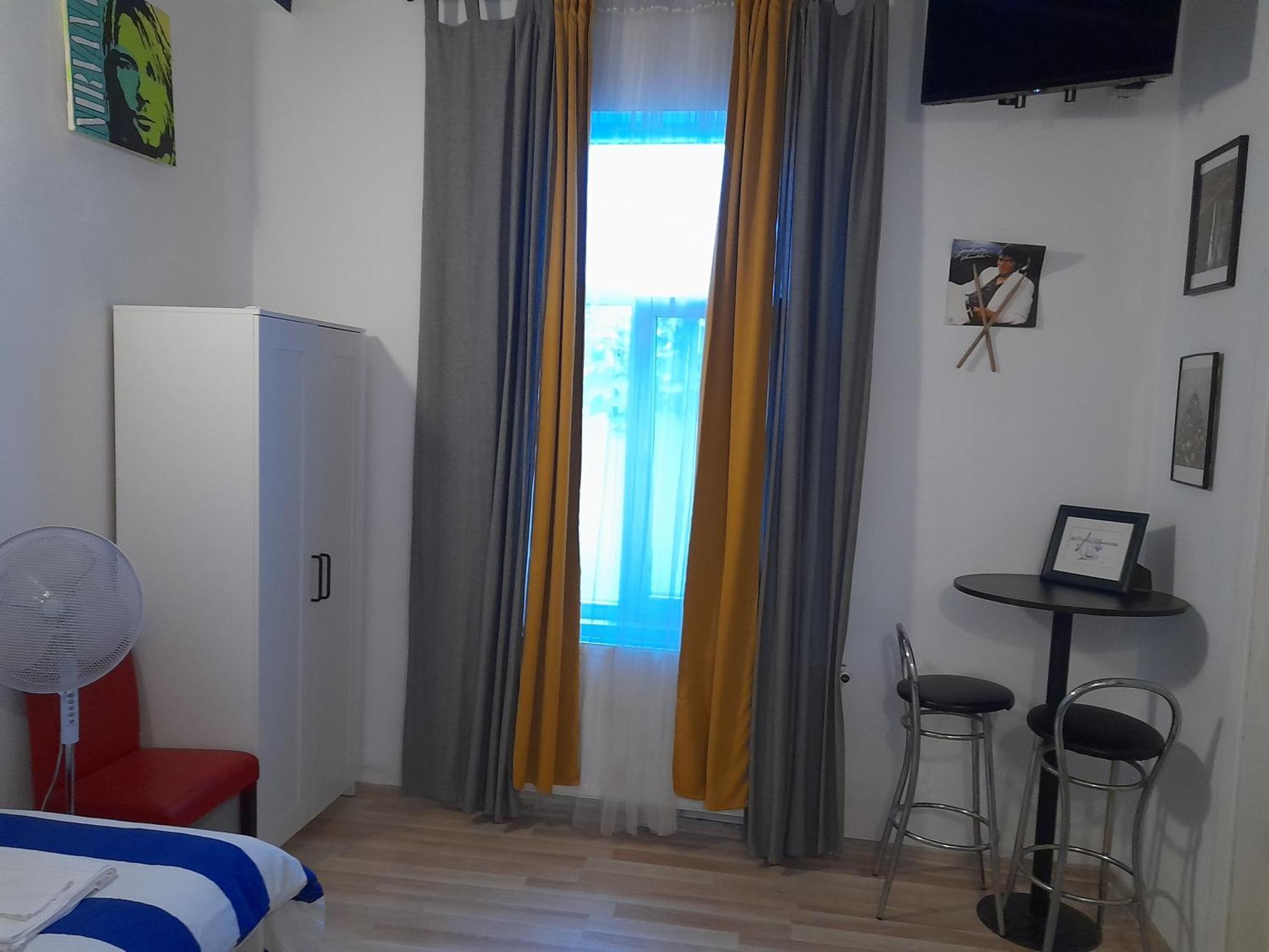 Appartement Casa Liveni à Bucarest Extérieur photo